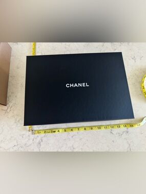 CHANEL Black and White Branded Gift box with Tissue Presentation